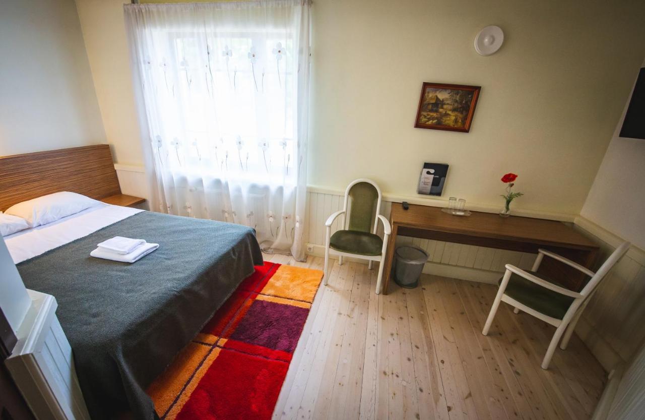 Hotel Liilia Kaina Екстер'єр фото
